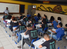 Ratinho Júnior determina que jovens decidam se querem estudar ou trabalhar