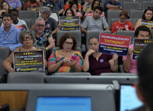 Governo Zema é acusado de forçar municipalização do ensino fundamental